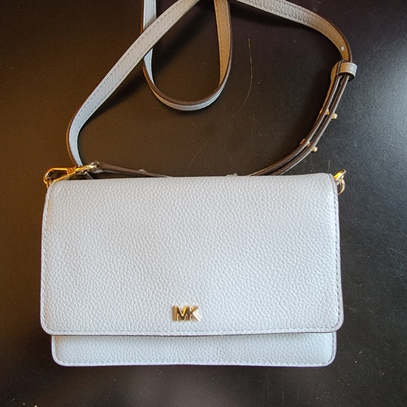 Michael Kors pebbled leather crossbody EUC. - Picture 1 of 8